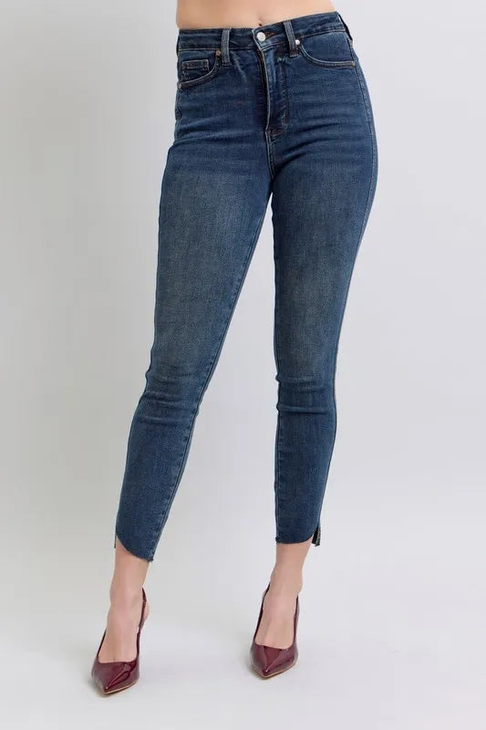 Judy Blue High Waist Tummy Control Step Hem Skinny Jeans. Dark Wash.