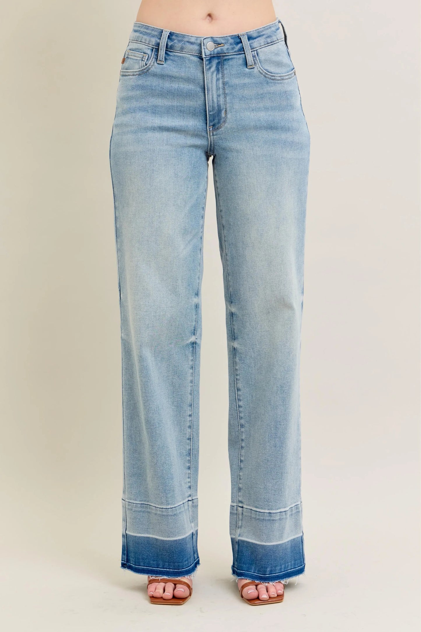 Judy Blue Wide Leg Jeans With Released Hem. Light Wash.