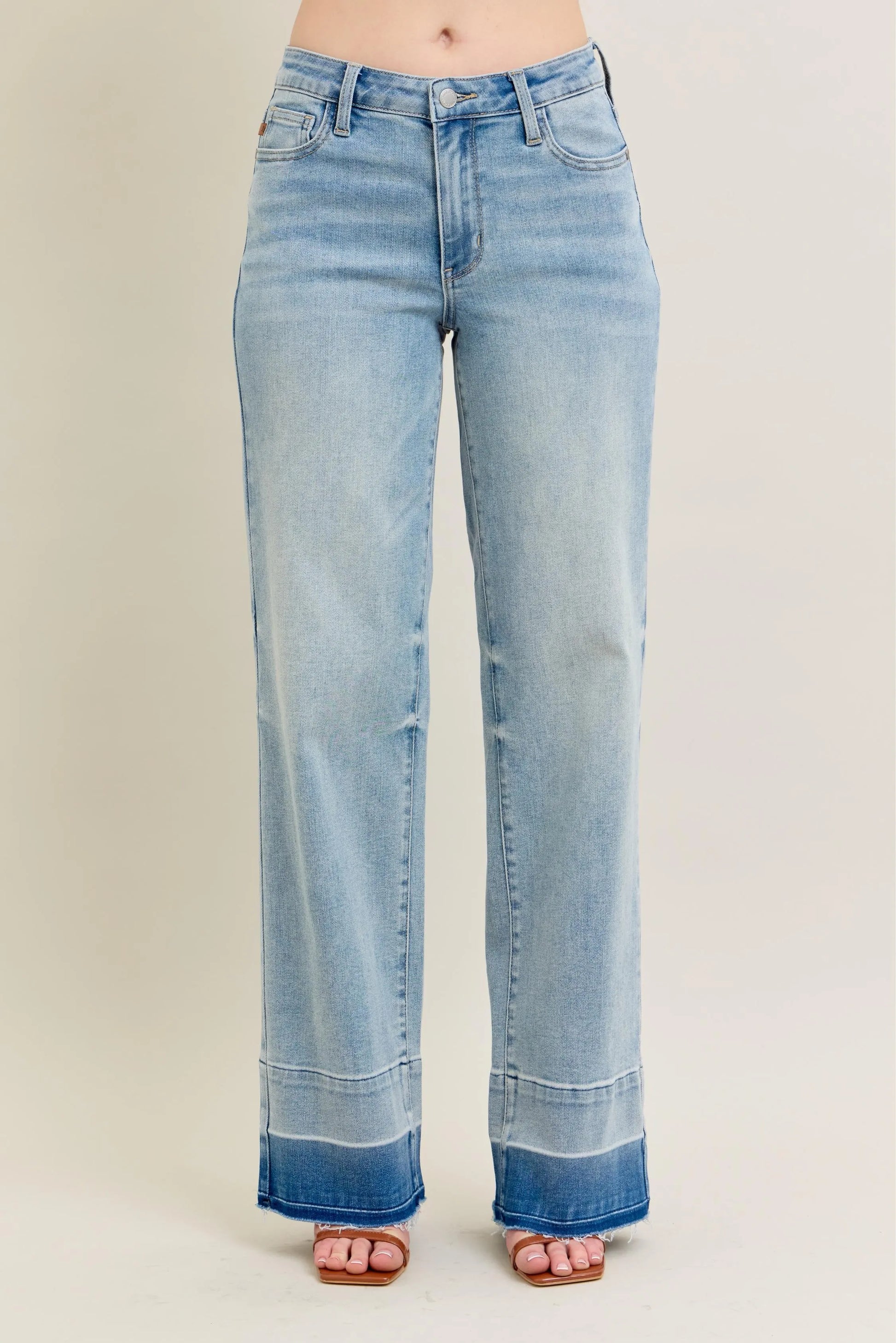 Judy Blue Wide Leg Jeans With Released Hem. Light Wash.
