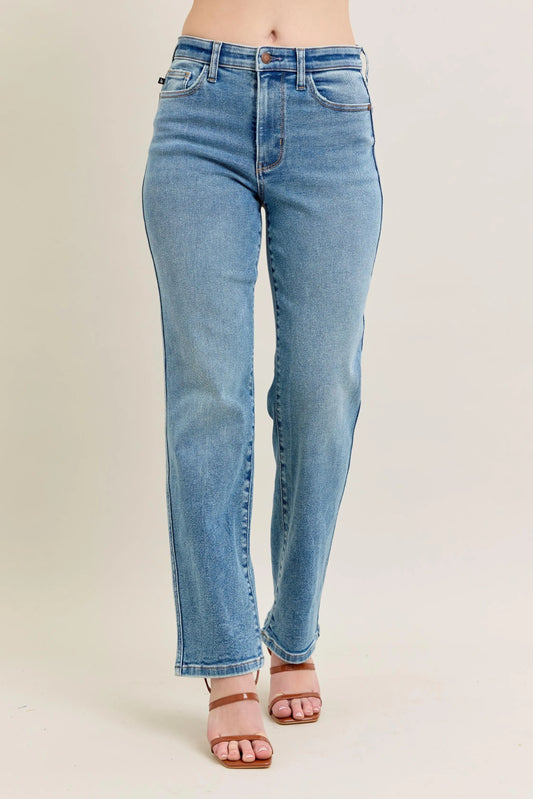 Judy Blue High Waist Vintage Straight Jeans. Medium Wash.
